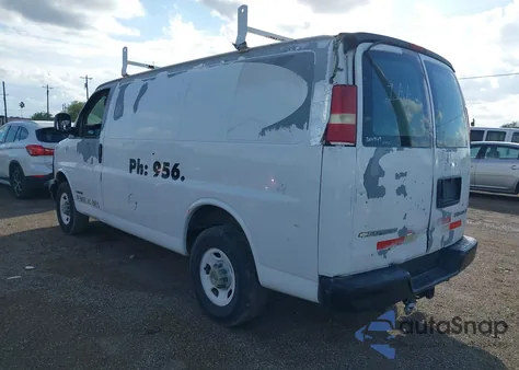 2005 Chevrolet Express from USA, damaged, VIN 1GCGG25V851137795
